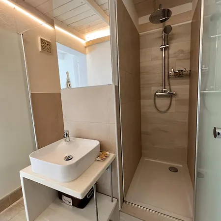 לינה וארוחת בוקר San Michele & Private 4*