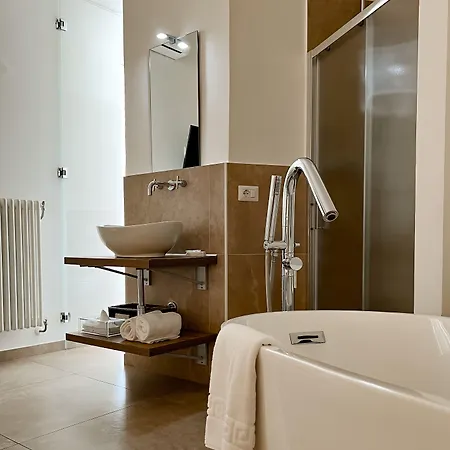 לינה וארוחת בוקר San Michele & Private 4*